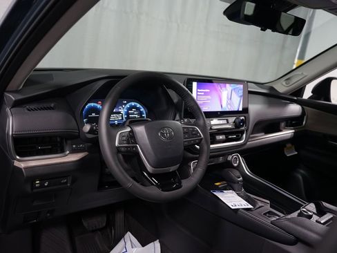 New 2026 Toyota Grand Highlander Platinum image 11