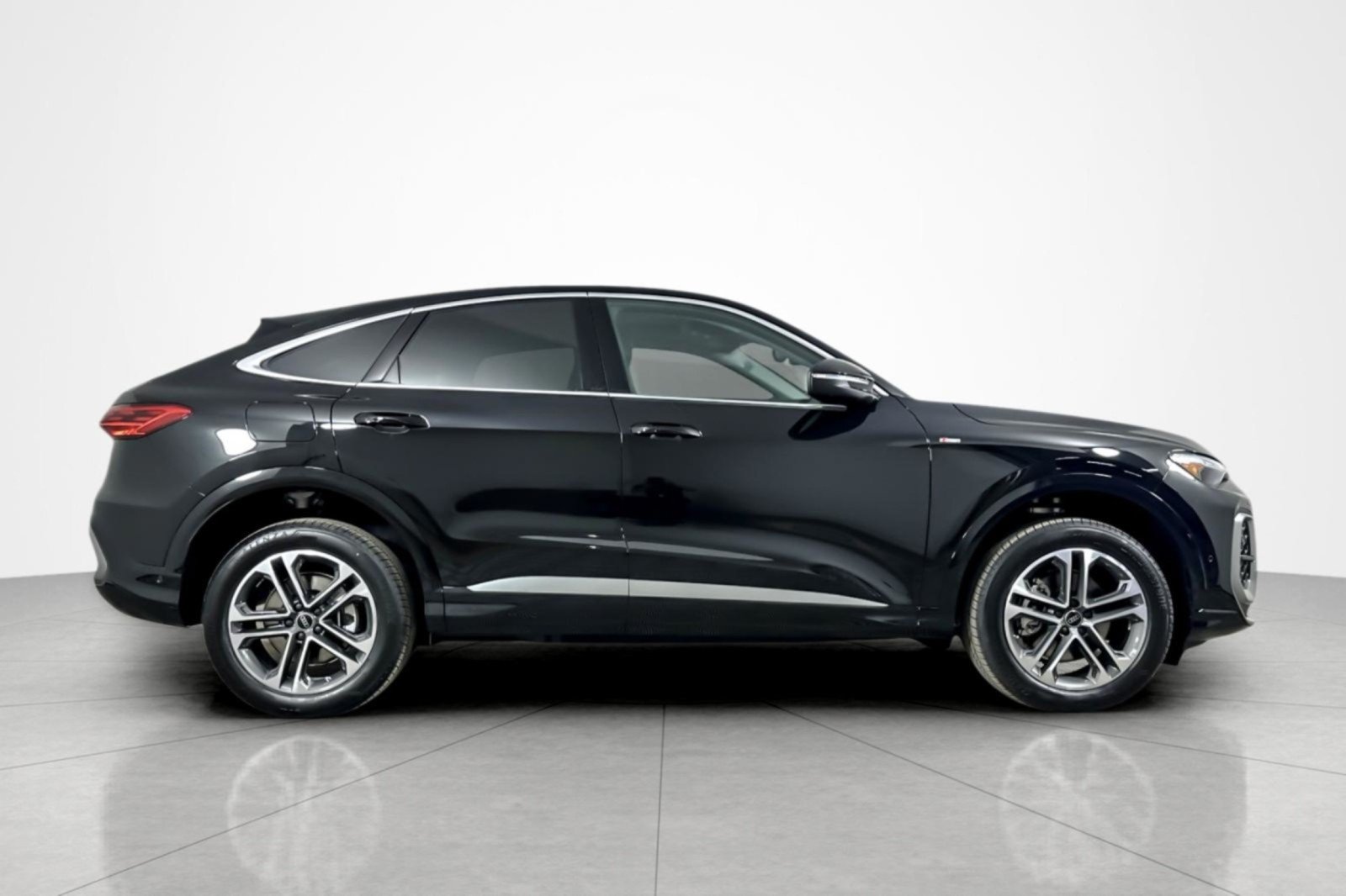 New 2026 Audi Q5 Premium Plus AWD/4WD image 7