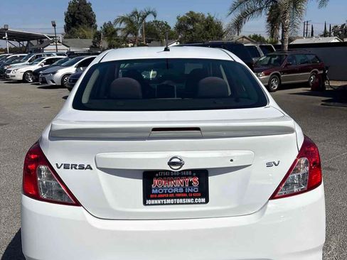 Used 2018 Nissan Versa SV FWD image 3
