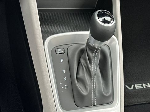 New 2025 Hyundai Venue SEL FWD image 20