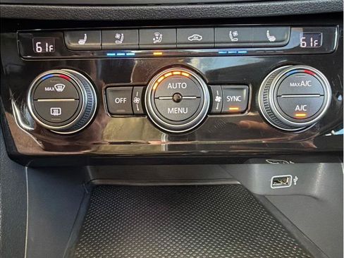 Used 2019 Volkswagen Jetta GLI Autobahn FWD image 23