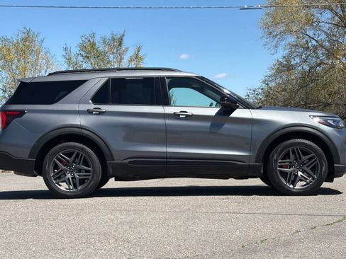 Certified 2025 Ford Explorer ST-Line w/ ST-Line Street Pack AWD/4WD image 8
