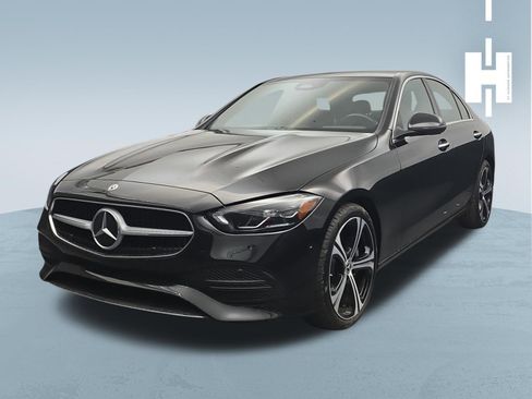 Used 2025 Mercedes-Benz C 300 Sedan image 4
