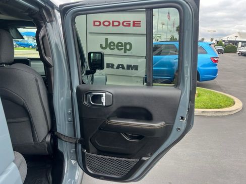 Used 2025 Jeep Wrangler Backcountry 4xe AWD/4WD image 34