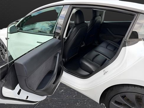 Used 2021 Tesla Model 3 Performance image 25