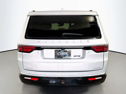 Used 2023 Jeep Wagoneer Series II AWD/4WD image 6