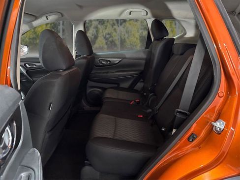 Used 2019 Nissan Rogue SV image 10