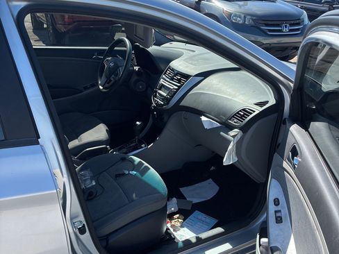 Used 2013 Hyundai Accent GLS w/ Premium Pkg FWD image 11