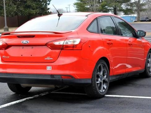 Used 2014 Ford Focus SE w/ Equipment Group 201A image 5