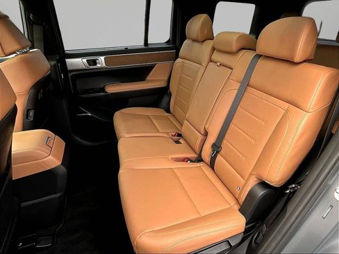 Certified 2025 Hyundai Santa Fe Limited AWD/4WD image 22