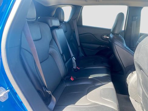 Used 2023 Jeep Cherokee Altitude Lux image 25