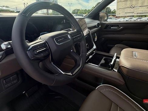 New 2026 GMC Yukon XL Denali Ultimate AWD/4WD image 9