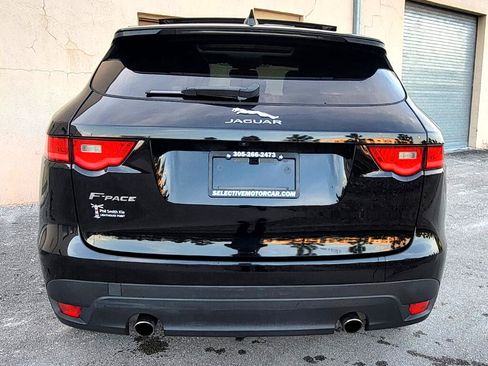 Used 2018 Jaguar F-PACE Premium image 10