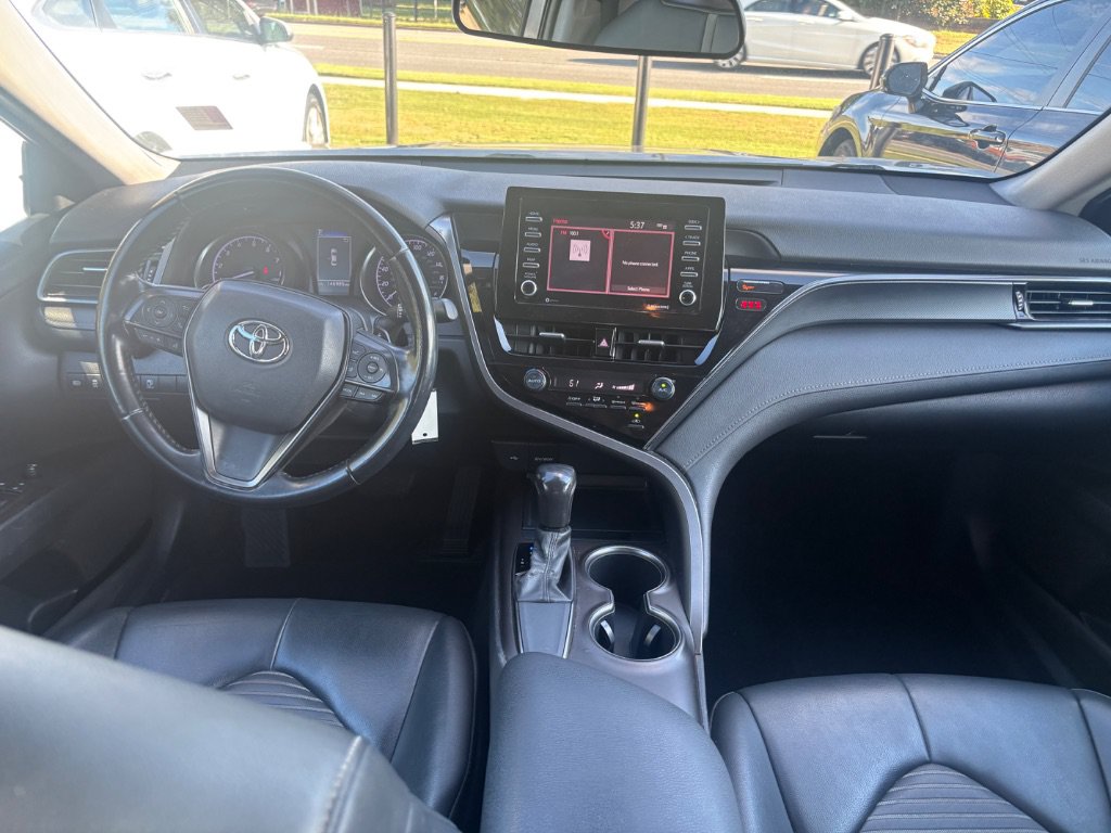 Used 2021 Toyota Camry SE w/ Carpet Mat Package (TMS) FWD image 4
