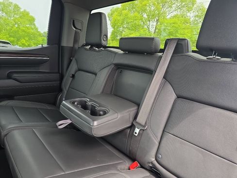 Used 2025 GMC Sierra 1500 SLT RWD image 22