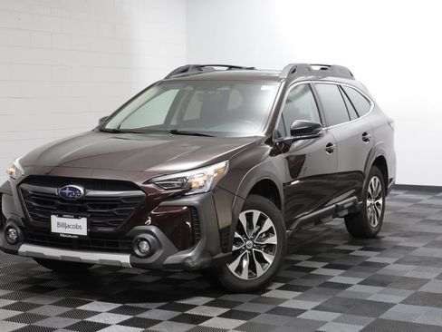 Used 2025 Subaru Outback Limited AWD/4WD image 1