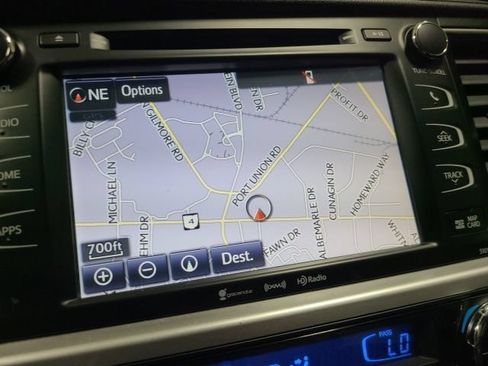 Used 2018 Toyota Highlander XLE AWD/4WD image 3