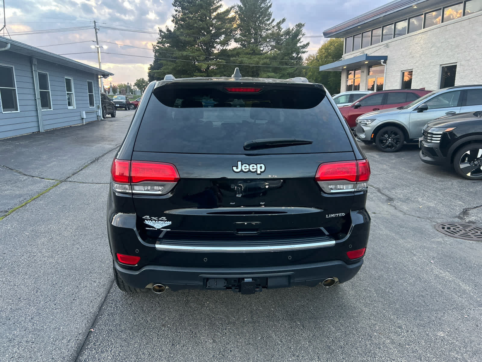 Used 2017 Jeep Grand Cherokee Limited w/ Luxury Group II AWD/4WD image 6