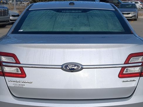 Used 2015 Ford Taurus SE image 13