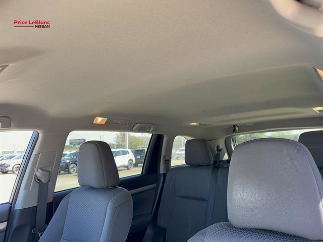 Used 2016 Toyota Highlander LE FWD image 26