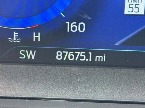 Used 2020 Ford Explorer Platinum image 32