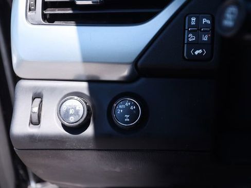 Used 2015 Chevrolet Suburban LT AWD/4WD image 29