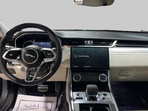 Used 2022 Jaguar XF R-Dynamic SE image 16