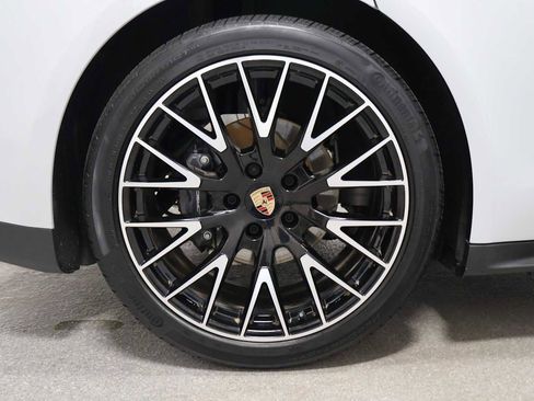 Certified 2025 Porsche Panamera 4 AWD/4WD image 35