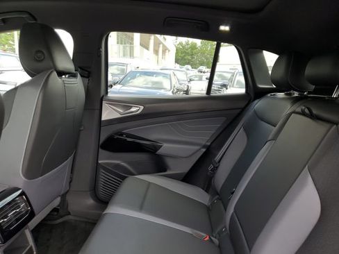 Used 2024 Volkswagen ID.4 S RWD image 10