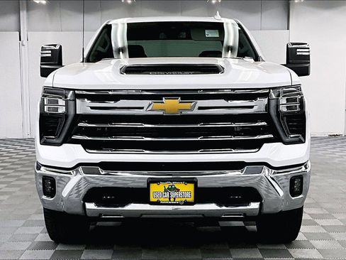 Used 2024 Chevrolet Silverado 3500 LTZ AWD/4WD image 8