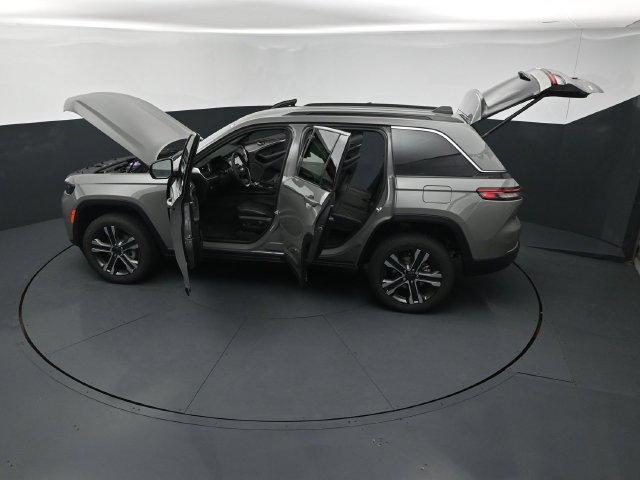 New 2027 Jeep Grand Cherokee Limited AWD/4WD image 27