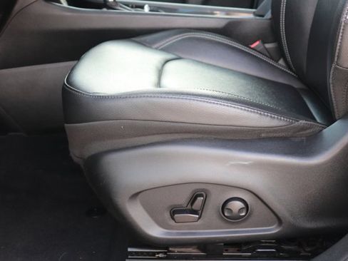 Used 2025 Jeep Compass Limited AWD/4WD image 11