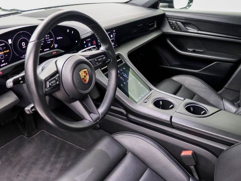 Used 2022 Porsche Taycan RWD image 19