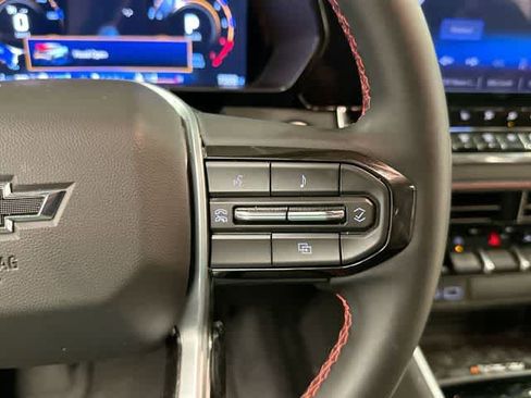 Used 2025 Chevrolet Colorado Z71 AWD/4WD image 10