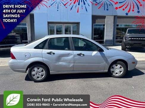 Used 2007 Ford Focus SE FWD image 5