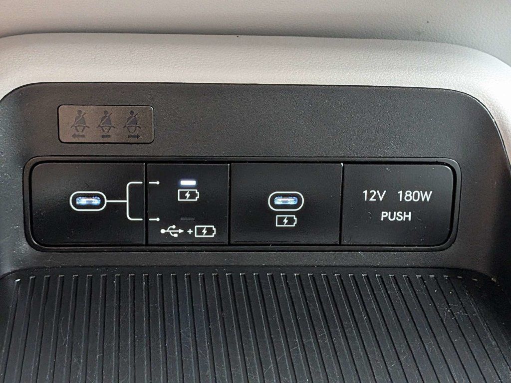 Used 2025 Hyundai Kona SEL FWD image 27