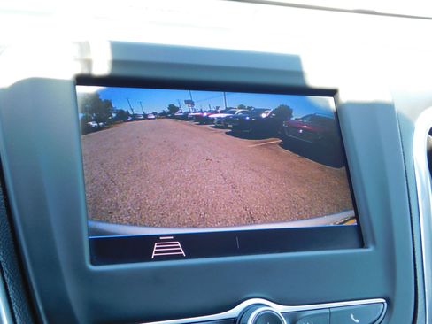 Used 2020 Chevrolet Equinox LT FWD image 18