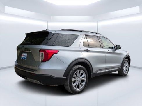 Used 2023 Ford Explorer XLT w/ Equipment Group 202A AWD/4WD image 3