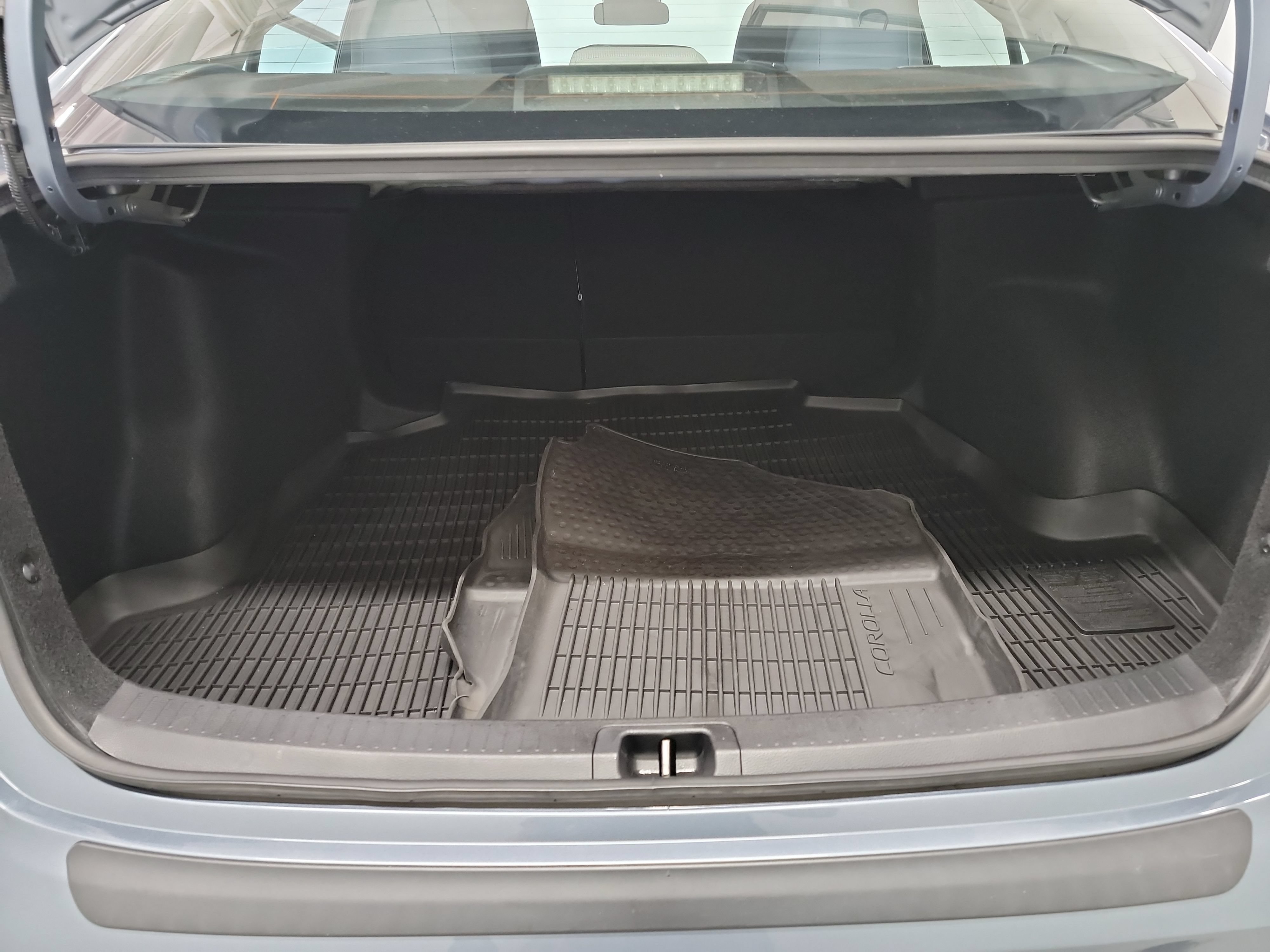 Used 2024 Toyota Corolla LE FWD image 15