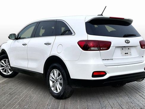 Used 2019 Kia Sorento LX image 6