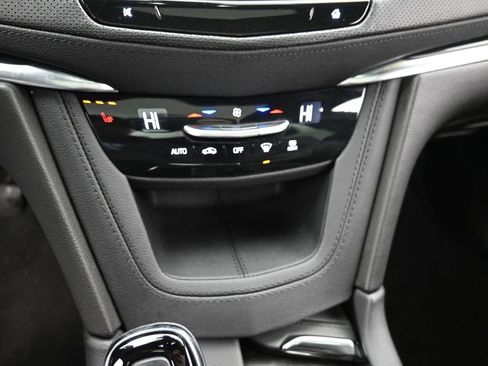 Used 2025 Cadillac XT5 Premium Luxury image 23