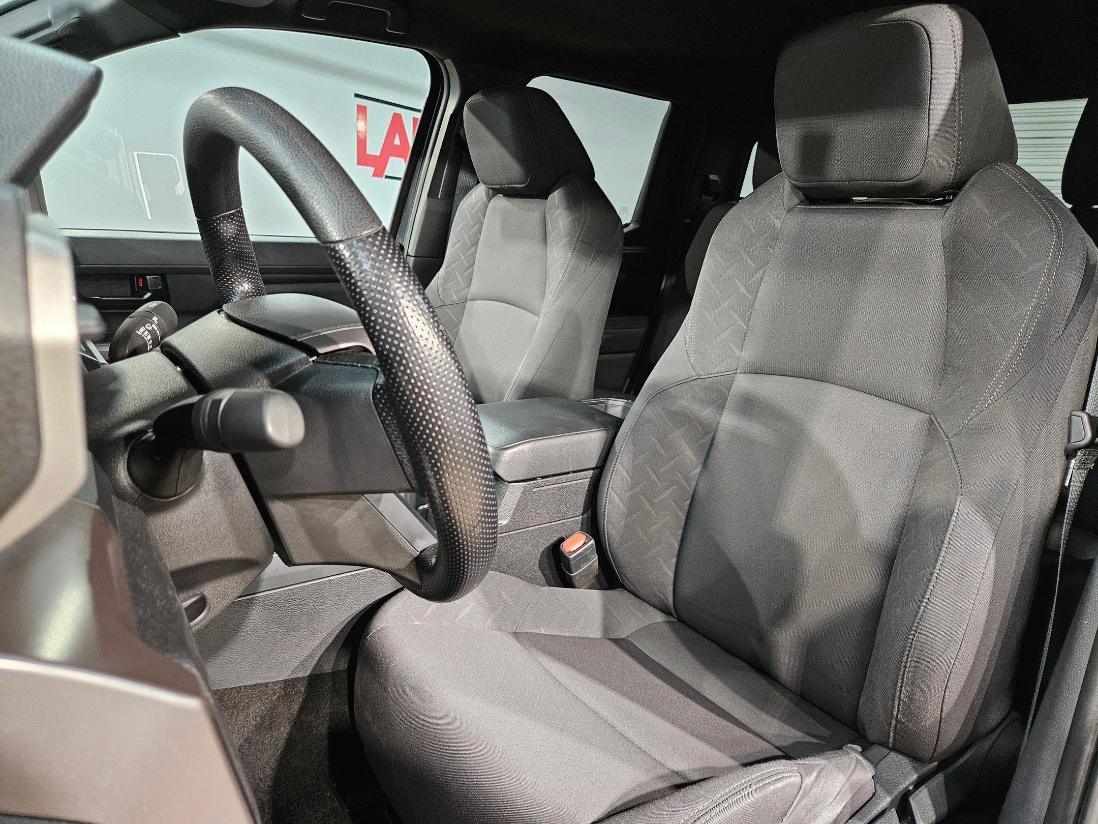 Certified 2025 Toyota Tacoma SR5 AWD/4WD image 24