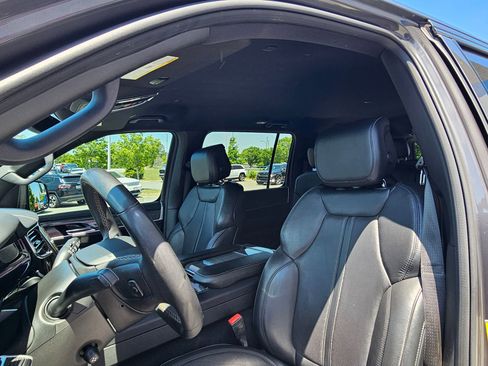 Used 2022 Jeep Wagoneer Series II RWD image 22