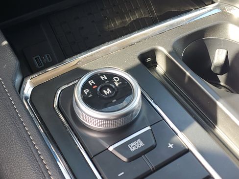 Used 2024 Ford Expedition Max XLT image 31