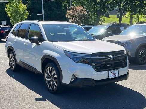 Certified 2025 Subaru Forester Touring AWD/4WD image 3