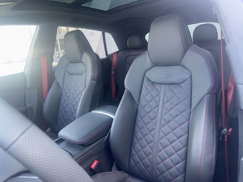 New 2026 Audi SQ8 Prestige image 13