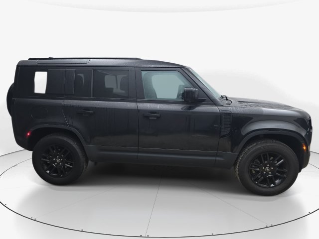 Used 2025 Land Rover Defender 110 S AWD/4WD image 4