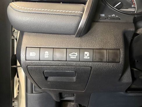 Used 2021 Toyota Camry SE w/ Convenience Package AWD/4WD image 18