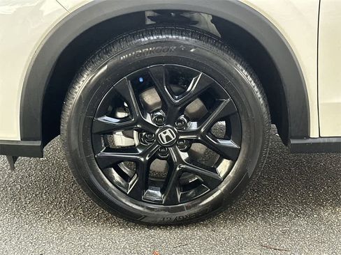 Used 2025 Honda HR-V Sport image 11
