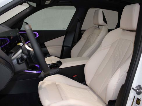 Used 2025 BMW X3 xDrive30i w/ Convenience Package image 14